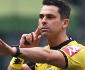 Curso com árbitro da Fifa capacita profissionais de arbitragem de futebol