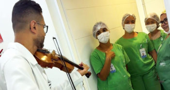 Musicoterapia nos hospitais promove acolhimento a pacientes de São Sebastião