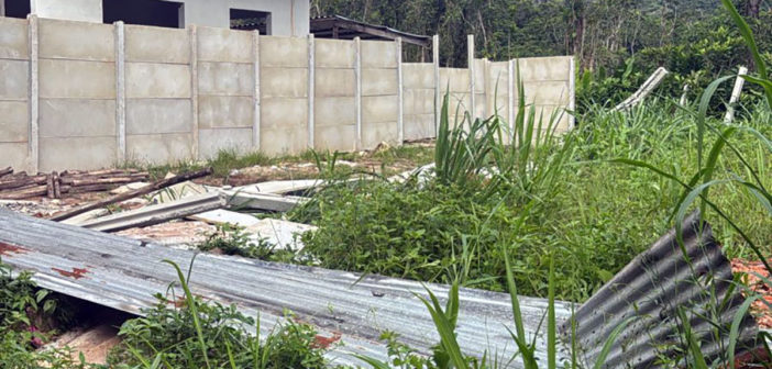 Prefeitura apoia Polícia Ambiental na retirada de construções em mata nativa na Barreirinha