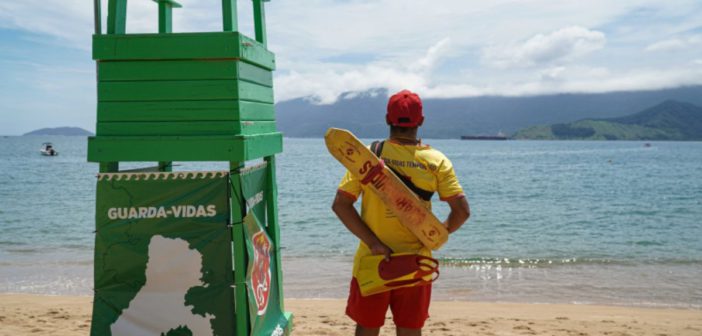 Prefeitura de Ilhabela abre 20 vagas para guarda-vidas na temporada de verão 2026/2027